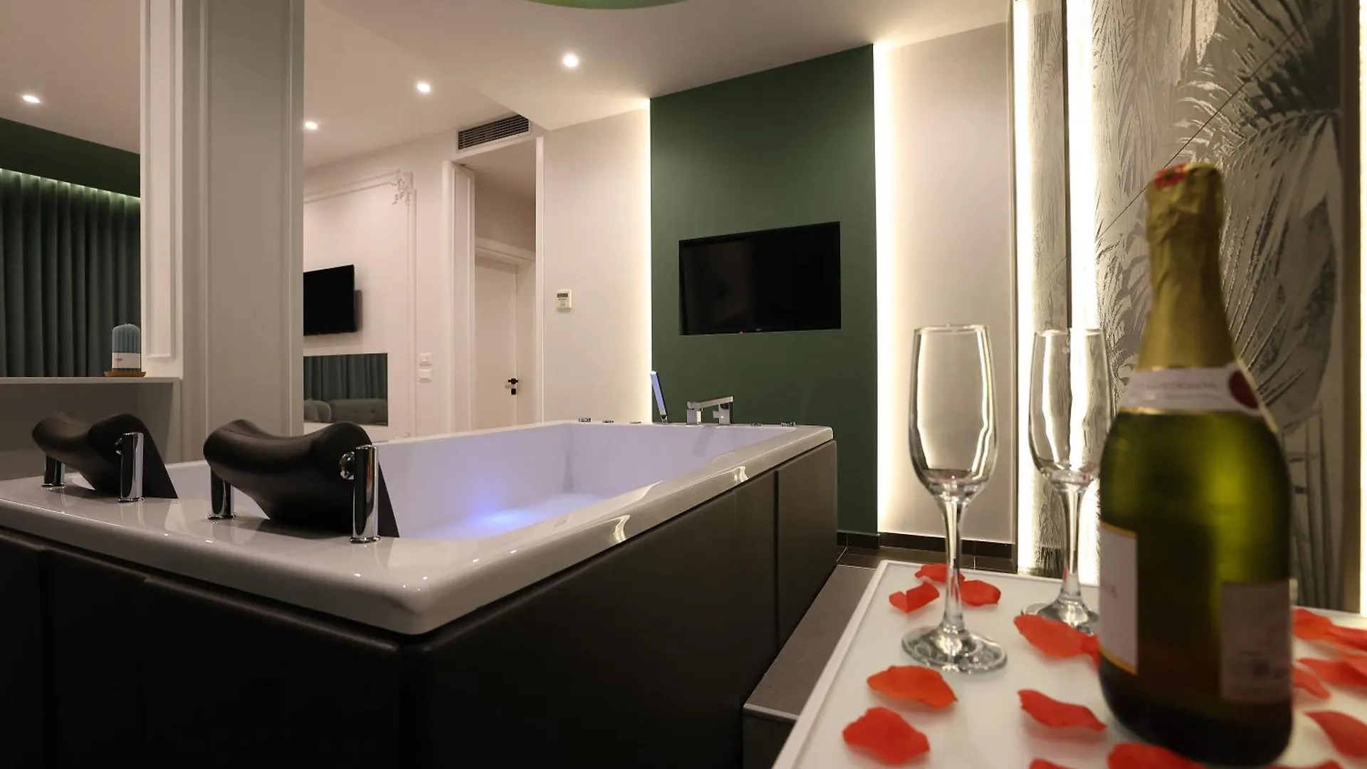 Hotel Elvis Mjull-Bethore 3*,  Albanien