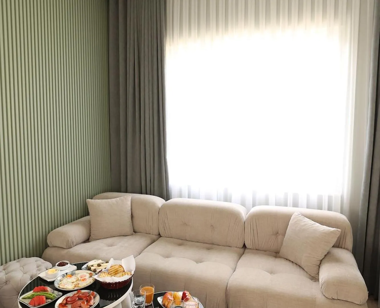 Hotel Elvis Mjull-Bethore